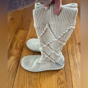 UGG - Mid calf classic knit argyle boots - Womens US Size 8